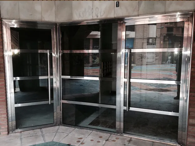 puertas acero inoxidable comunidades